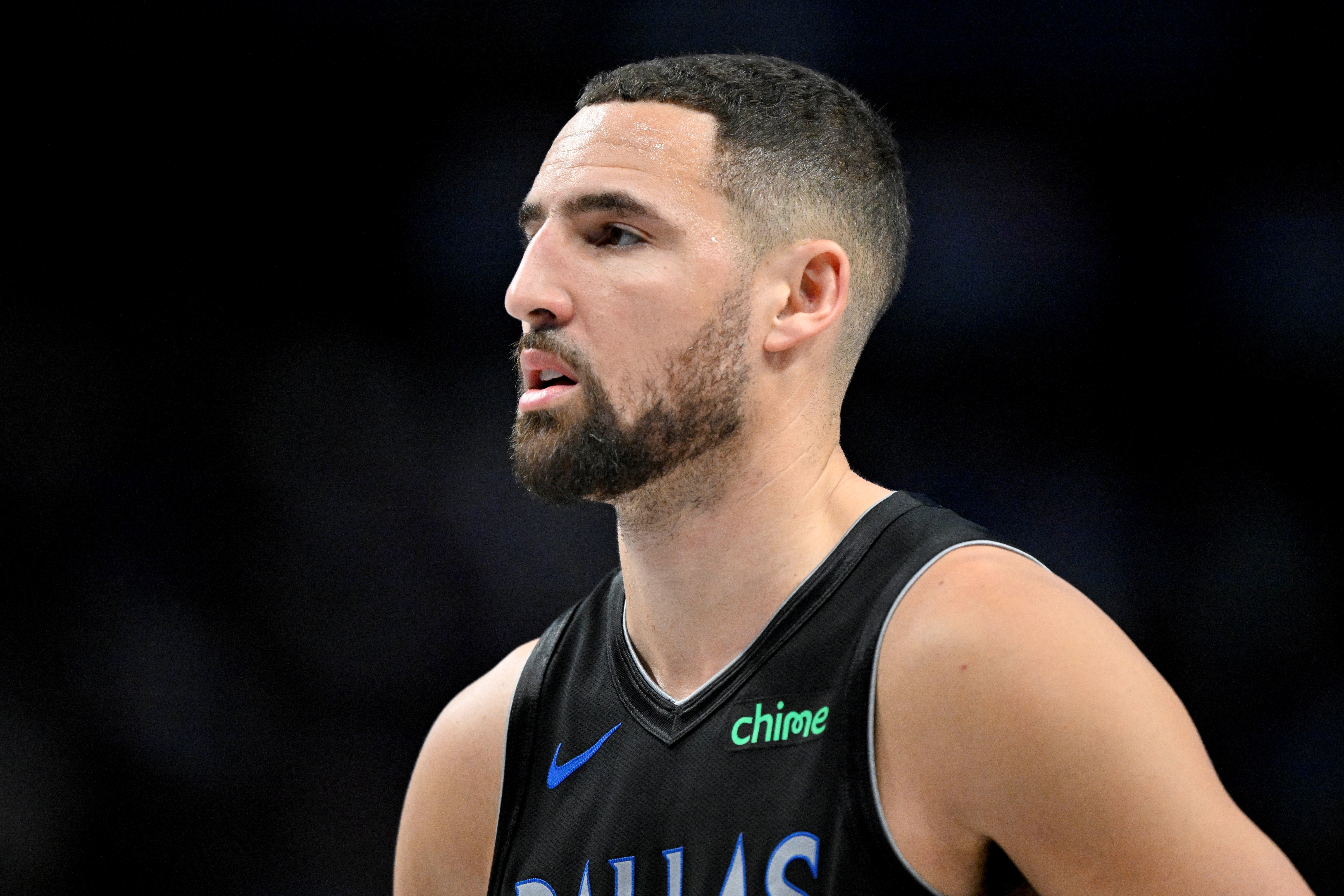 乐鱼体育-正负值-19最低！克莱20分钟10中4拿到10分 三分6中2